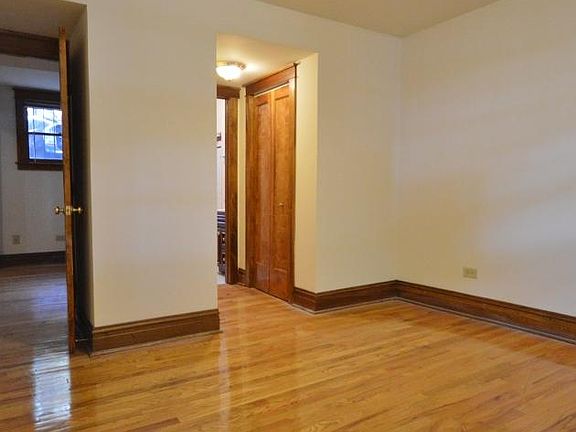 5th image of 1340 W Waveland Ave #1