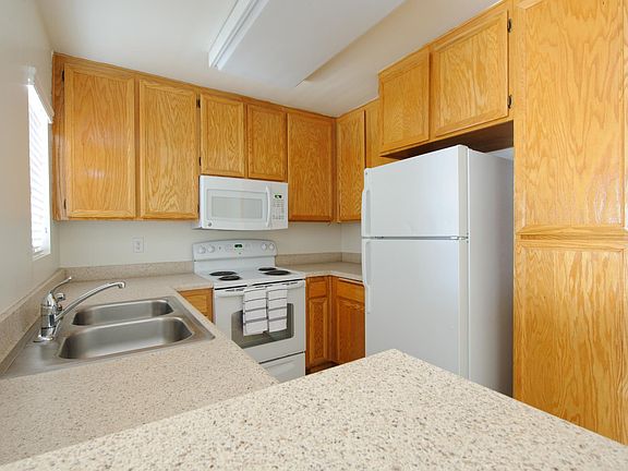 3rd image of 10027 Rio San Diego Dr APT 211