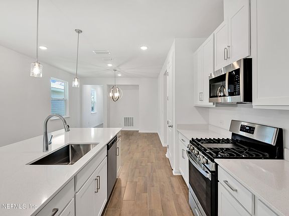 5th image of 8201 CEDAR RUN Lane