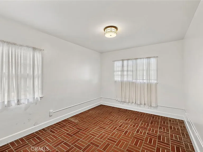 619 Narcissus Ave — Photo 6