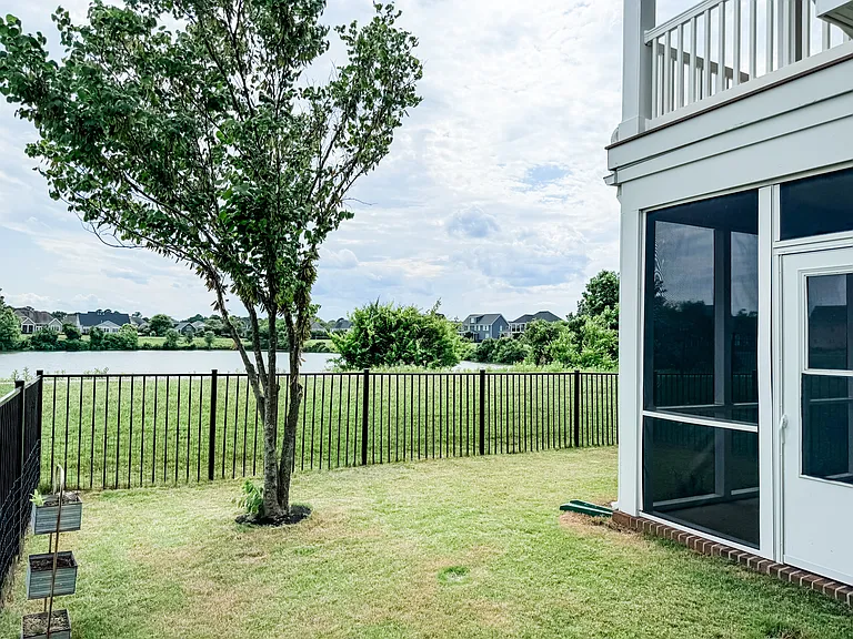 Fenced yard with water view!