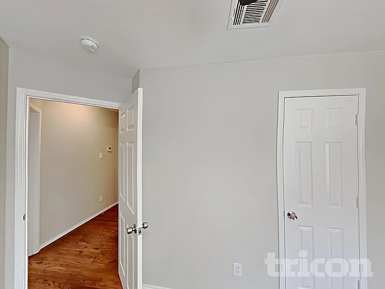 2524 Wakecrest Dr — Photo 10