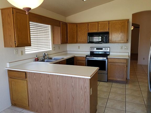 3rd image of 10647 W Yukon Dr