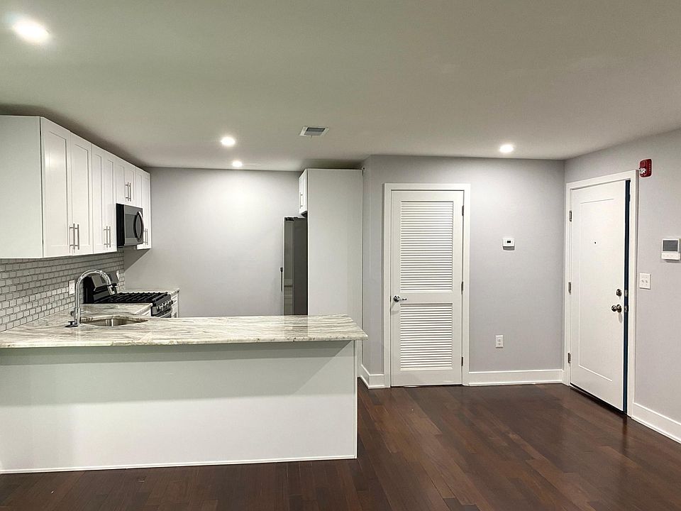 1st image of 929 Marlborough St #28