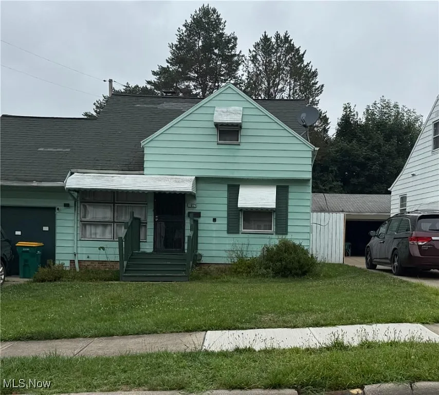 19221 Stafford Ave photo 1