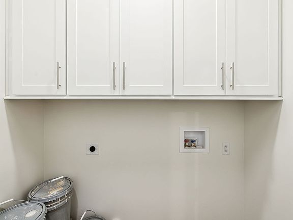 4th image of 698 Miriah Dr