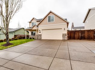 3322 Falcon Dr, Springfield, OR 97477