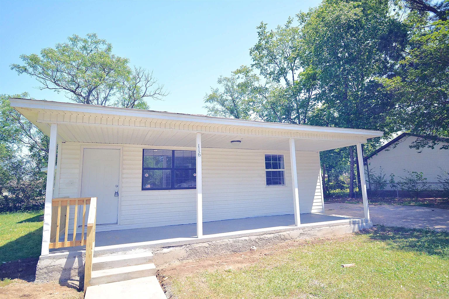 3 bed, 1026 sqft, $1,250 — Photo 1
