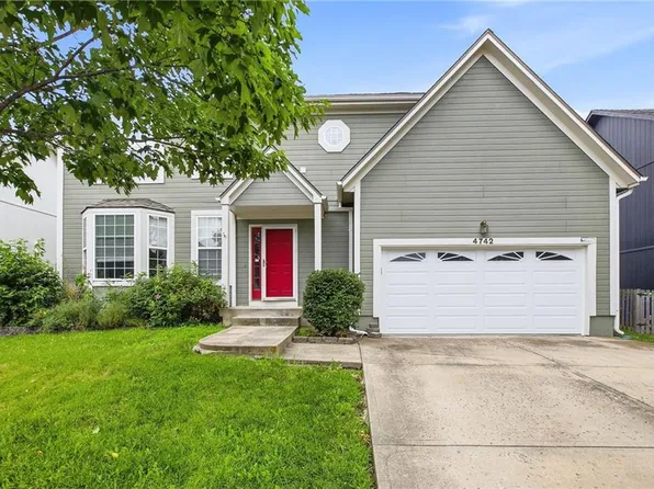 4742 Mund Rd, Shawnee, KS 66218