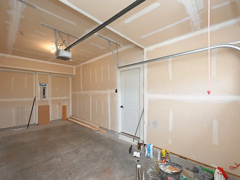 633 Exmoor Dr — Photo 24
