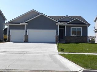 706 Lincoln St NE, Bondurant, IA 50035