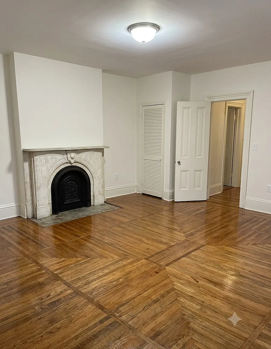 103 S 7th Avenue — Photo 3