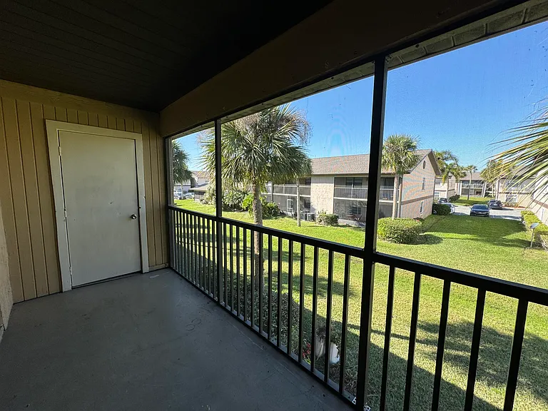 1058 Mollie Ln — Photo 11