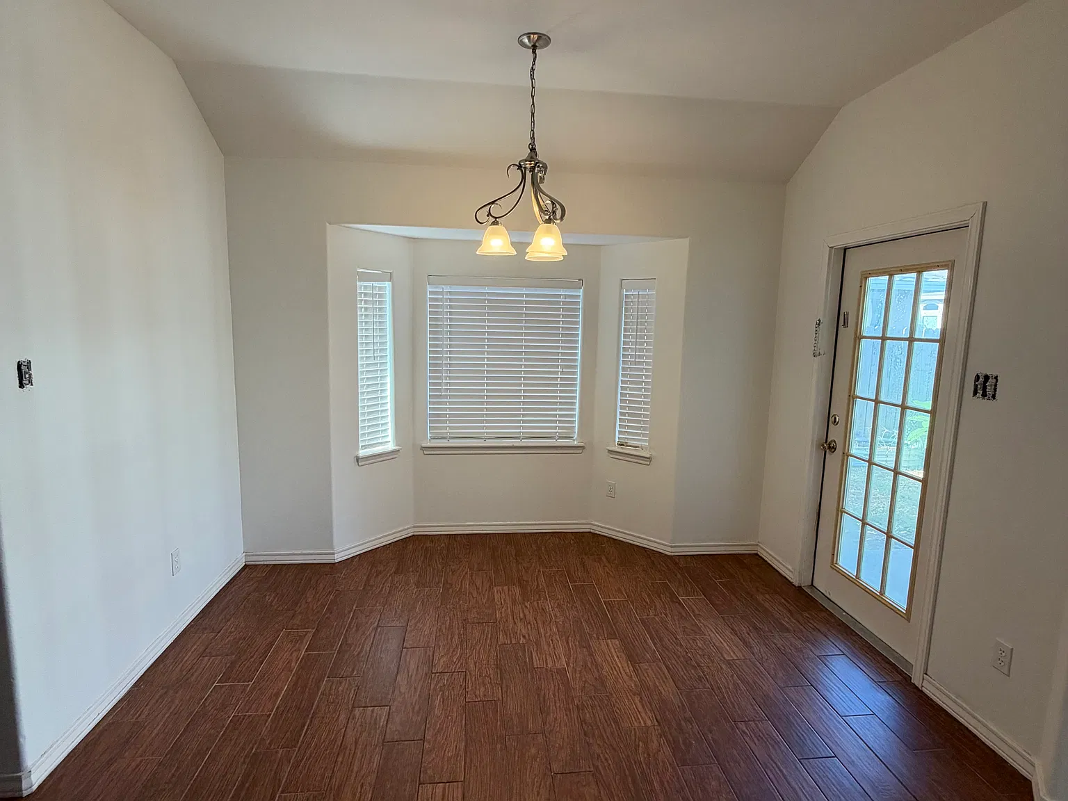 3 bed, 1495 sqft, $2,500 — Photo 2