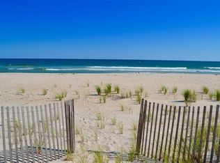 118 Dune Rd, Quogue, NY 11959