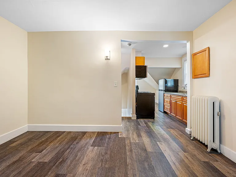 61 Cedar St — Photo 47