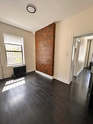 Rented by Space Real Estate | media 23