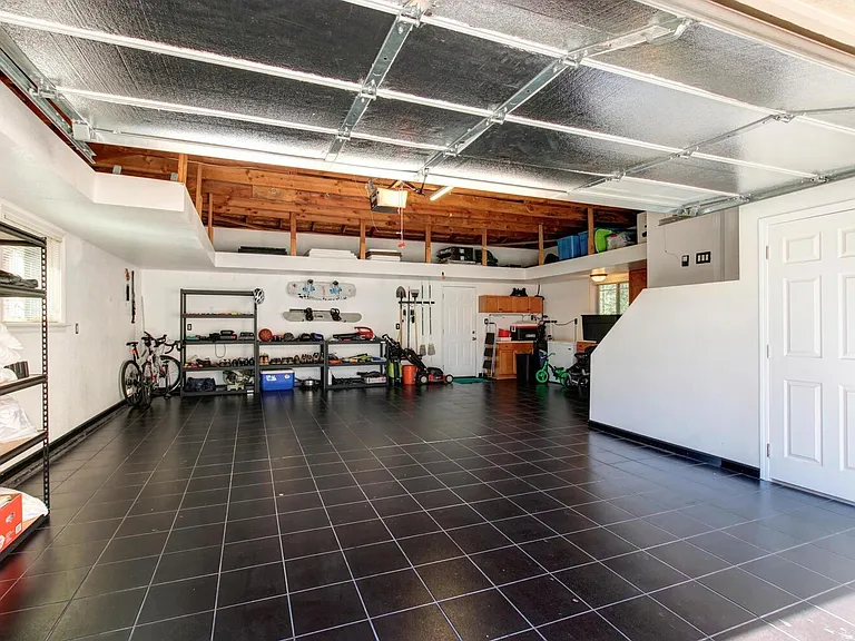 8402 Acorn Dr — Photo 21