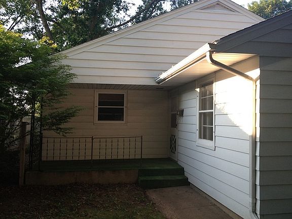 3rd image of 3328 Thelma St