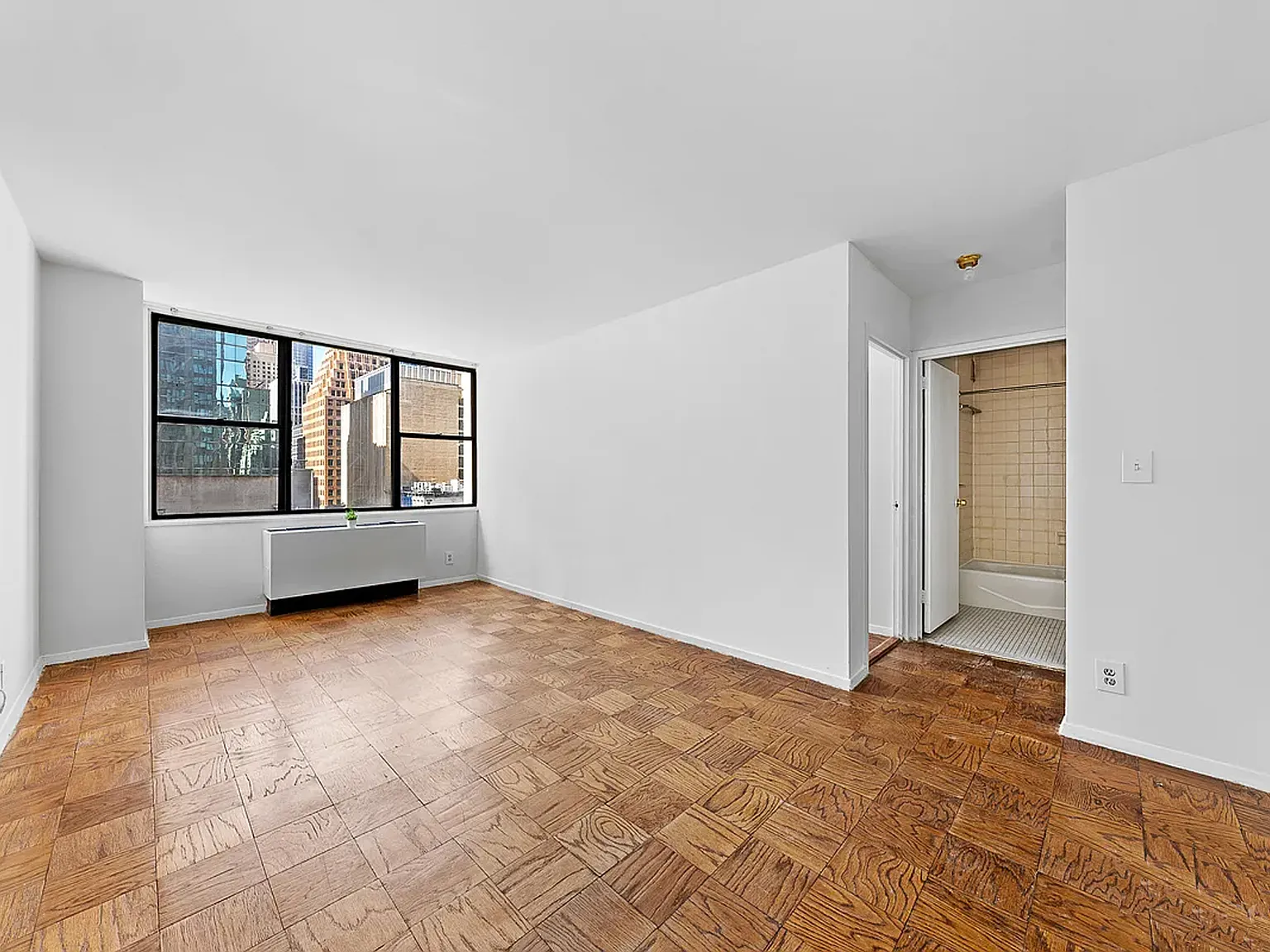 301 East 45th Street — Photo 4