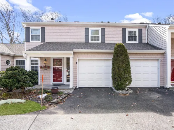 122 Corral Lane, Bay Shore, NY 11706