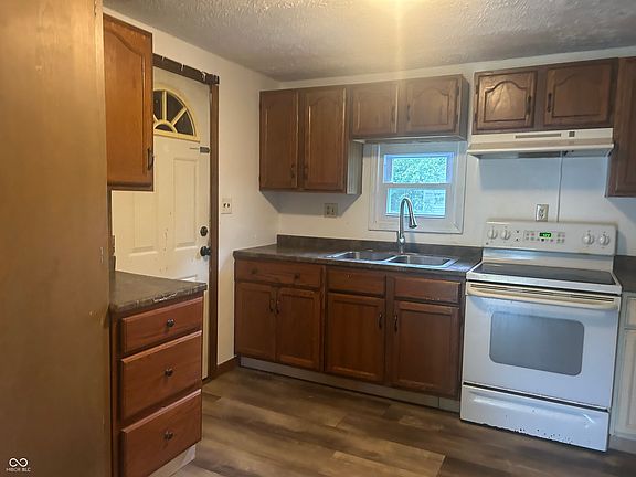 5th image of 5631 N Clover West Dr