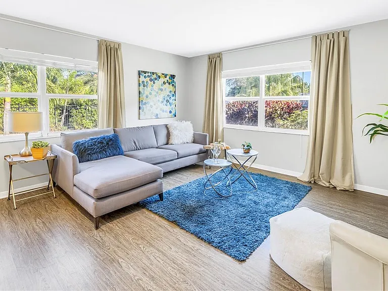 610 Cordova Blvd NE — Photo 9