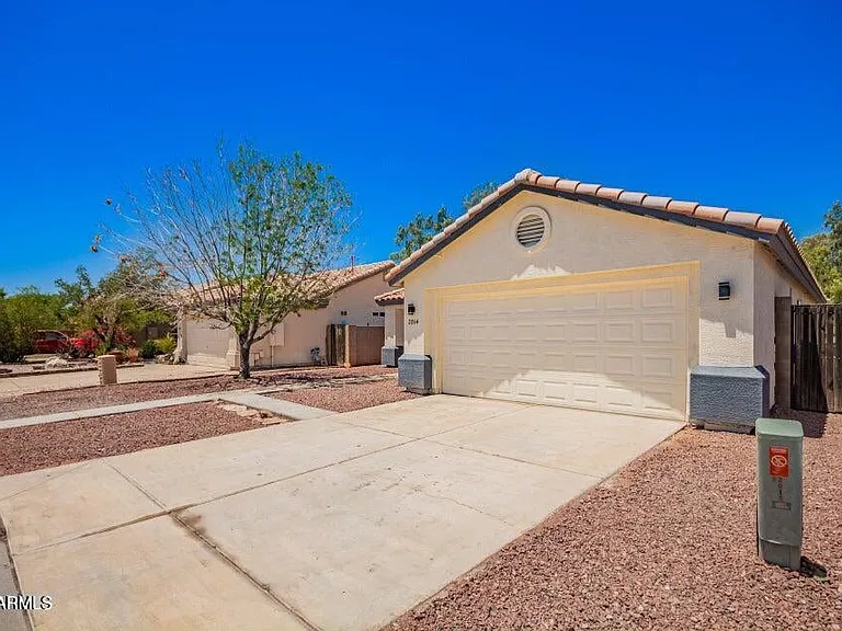 2014 N 84th Ln — Photo 3