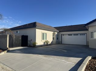 9704 Krista Vineyard Way #B, Bakersfield, CA 93306