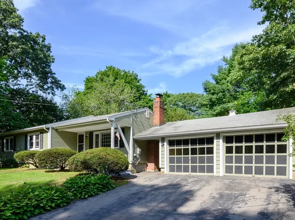 27 Wampatuck St, Pembroke, MA 02359