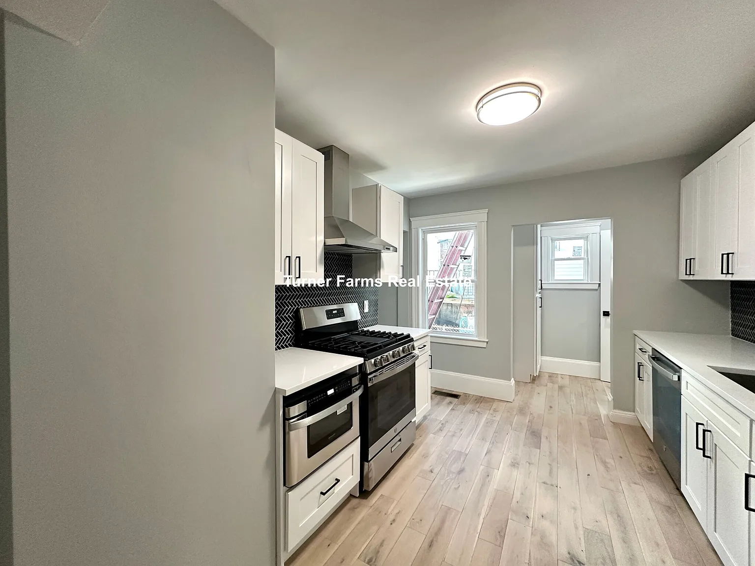 5 bed, 9999 sqft, $6,500 — Photo 4