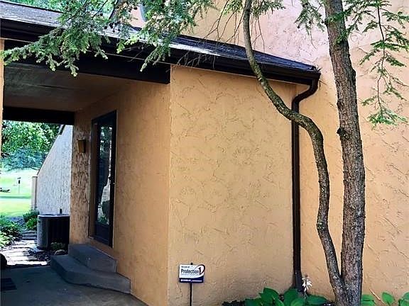 2nd image of 1438 Loop Rd