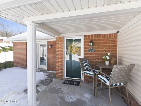 9231 Hawthorne Pointe Dr, Louisville, KY 40272