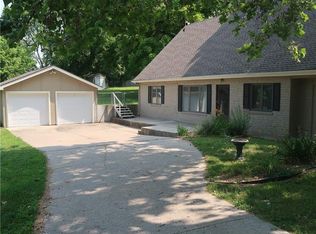 3711 NE 39th Ter, Kansas City, MO 64117