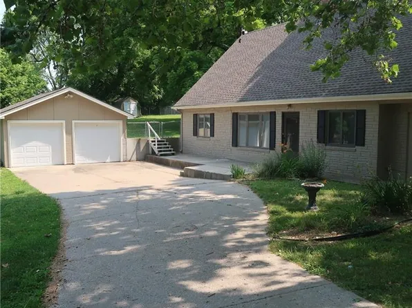 3711 NE 39th Ter, Kansas City, MO 64117