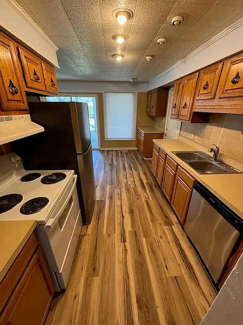 3 bed, 1346 sqft, $1,600 — Photo 3