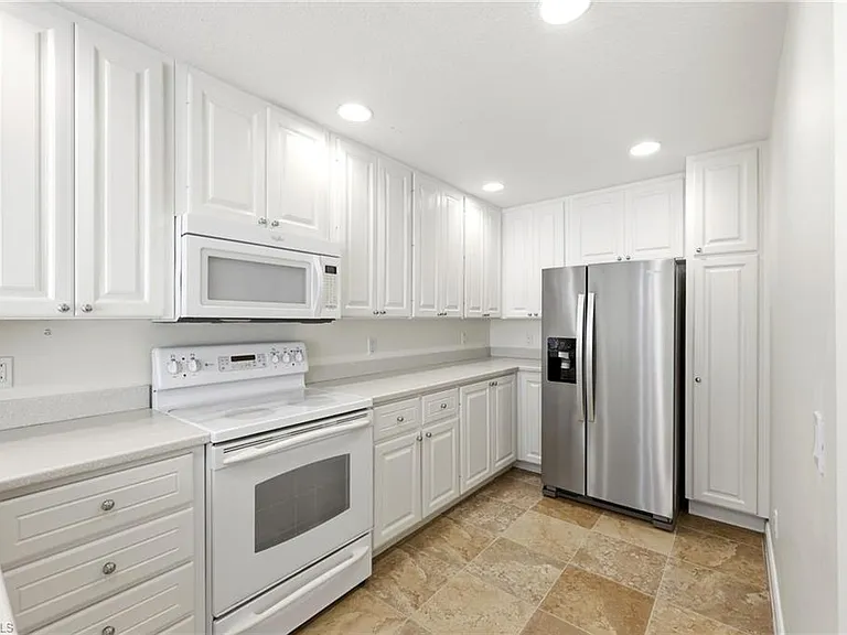 8108 Josefa Way — Photo 9