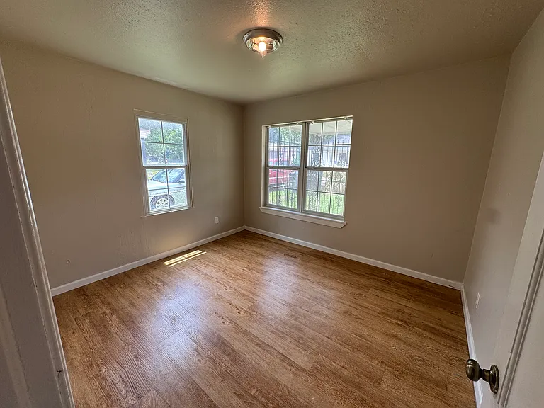 3416 S Liberty Ave — Photo 10