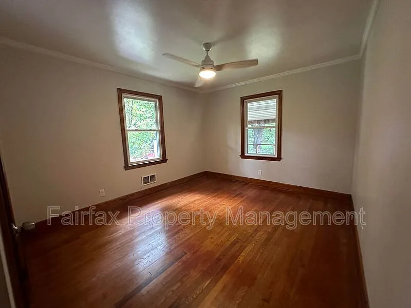 3 bed, 1.0 bath, $1,500 — Photo 4