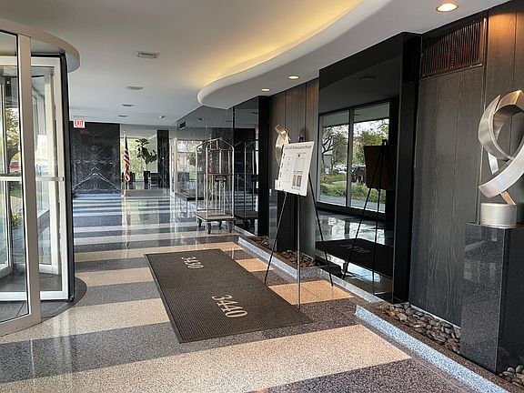 3rd image of 3430 N Lake Shore Dr APT 19M