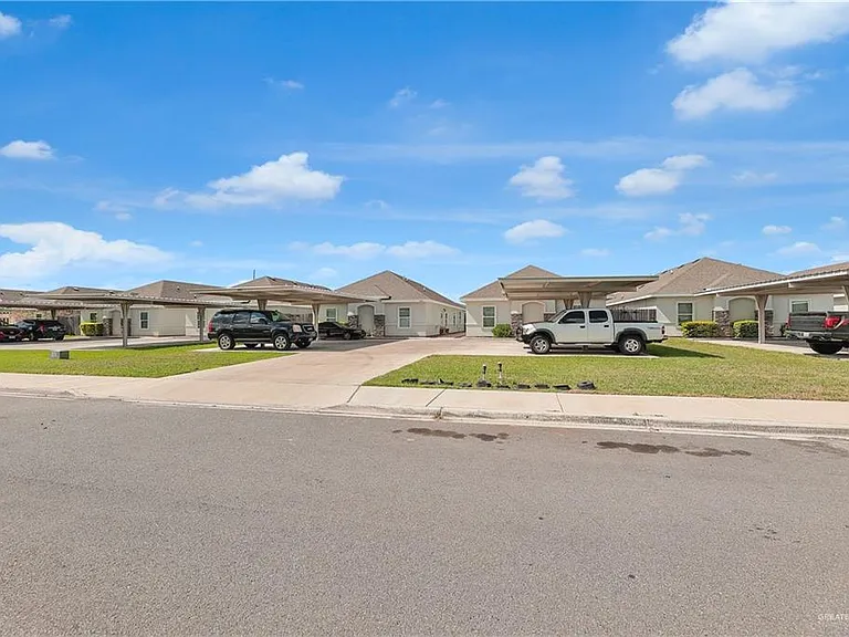 5201 N Winona Dr #3 — Photo 1