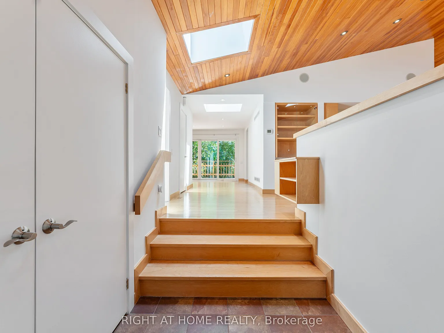 3 bed, $5,650 — Photo 4