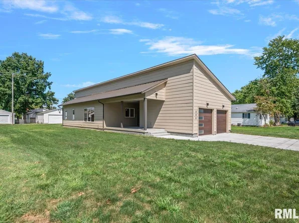609 E Stevenson St, Taylorville, IL 62568
