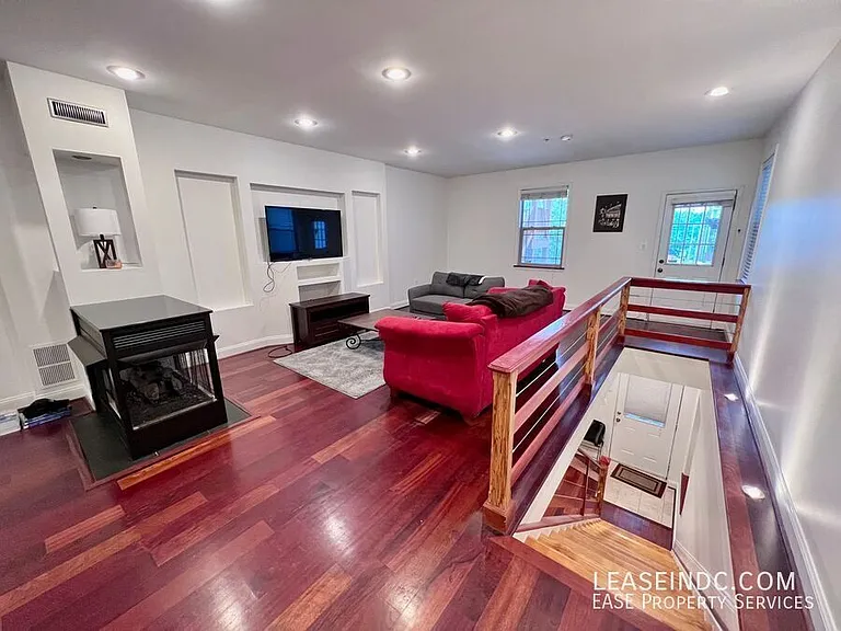 3573 Warder St NW #4 — Photo 9