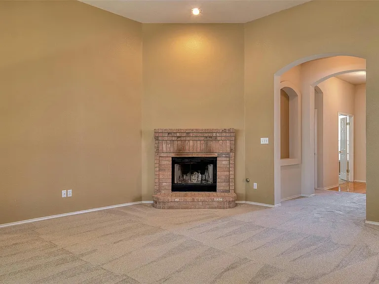 2310 Kristen Ln — Photo 5