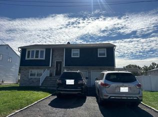 98 W Cedar St, Colonia, NJ 07067