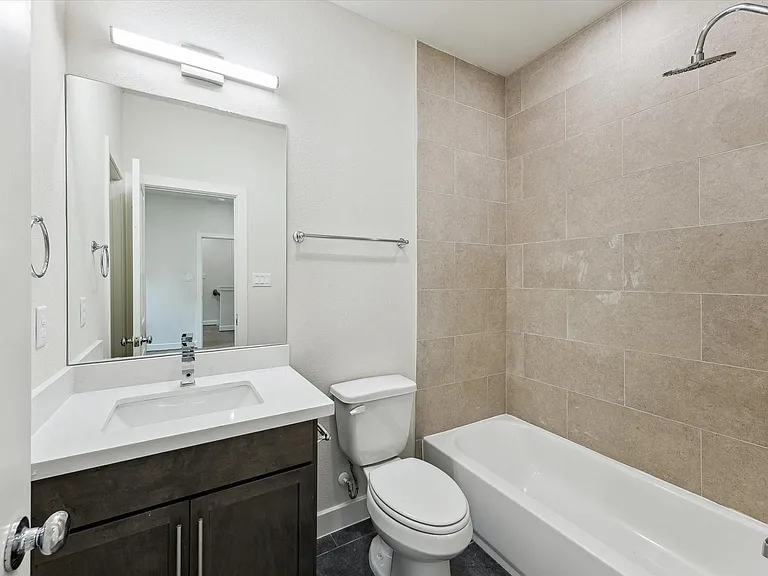 408 N Stiles St — Photo 11