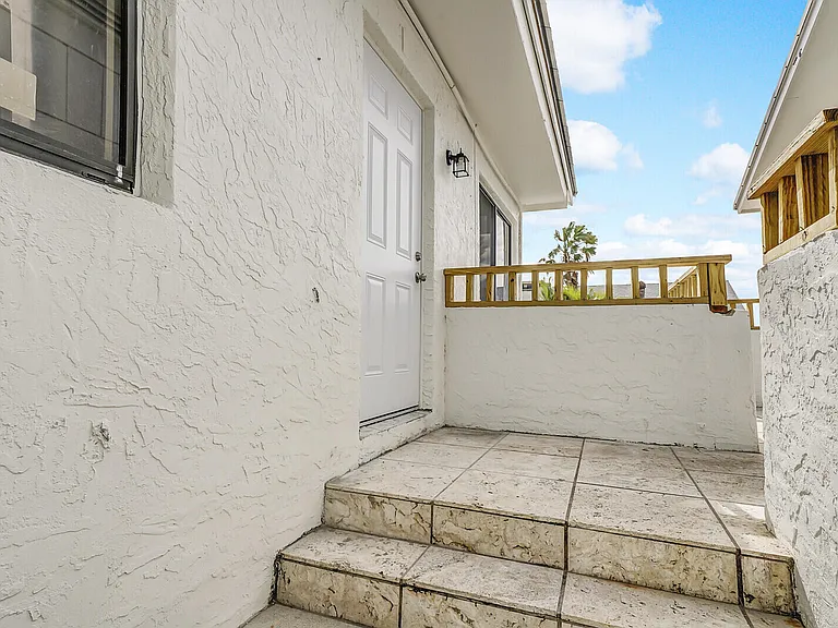 652 Hernando St #C — Photo 1