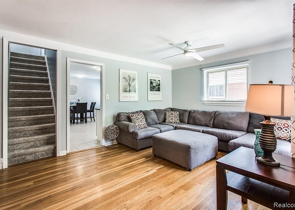 1st image of 4624 Hillcrest Ave