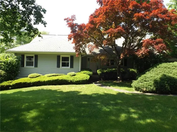 28 Maplemoor Lane, White Plains, NY 10605